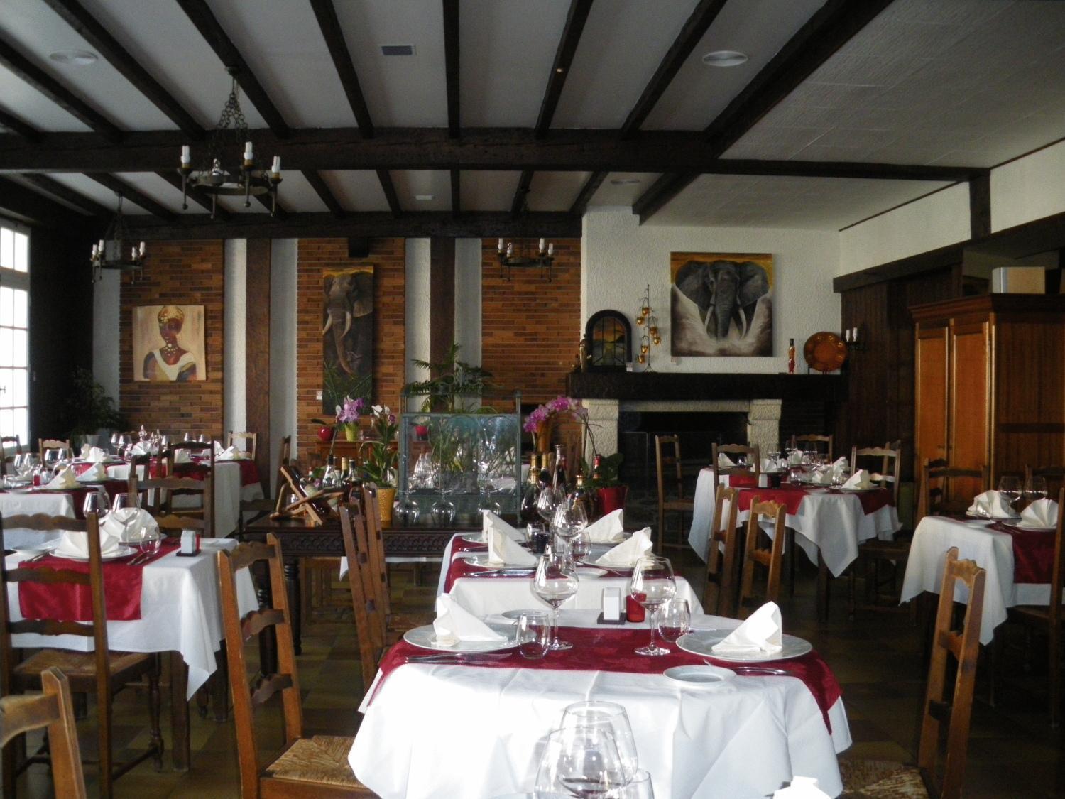Hotel Du Commerce Chez Stephane Roumazieres ภายนอก รูปภาพ