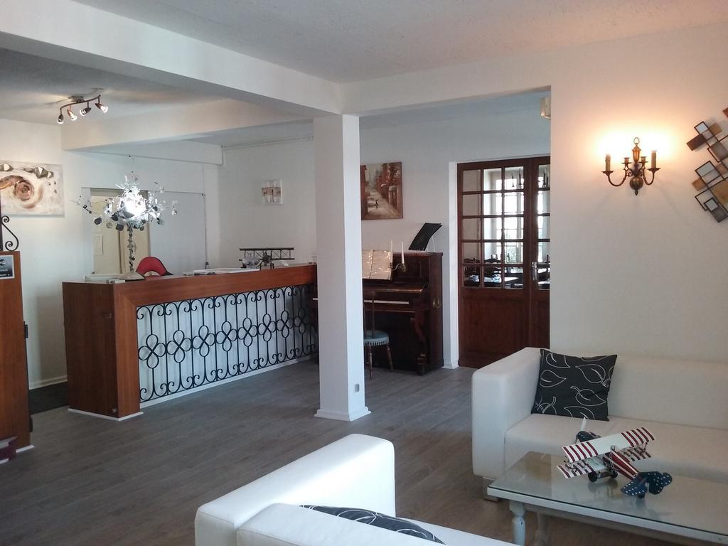 Hotel Du Commerce Chez Stephane Roumazieres ภายนอก รูปภาพ