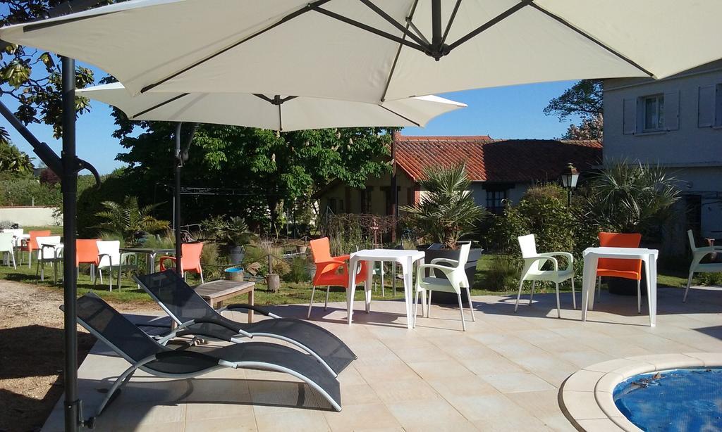 Hotel Du Commerce Chez Stephane Roumazieres ภายนอก รูปภาพ