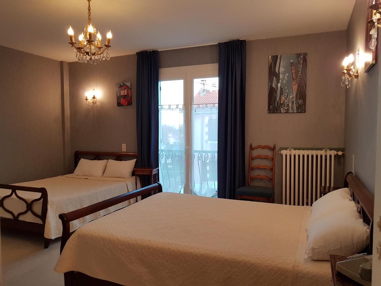 Hotel Du Commerce Chez Stephane Roumazieres ภายนอก รูปภาพ