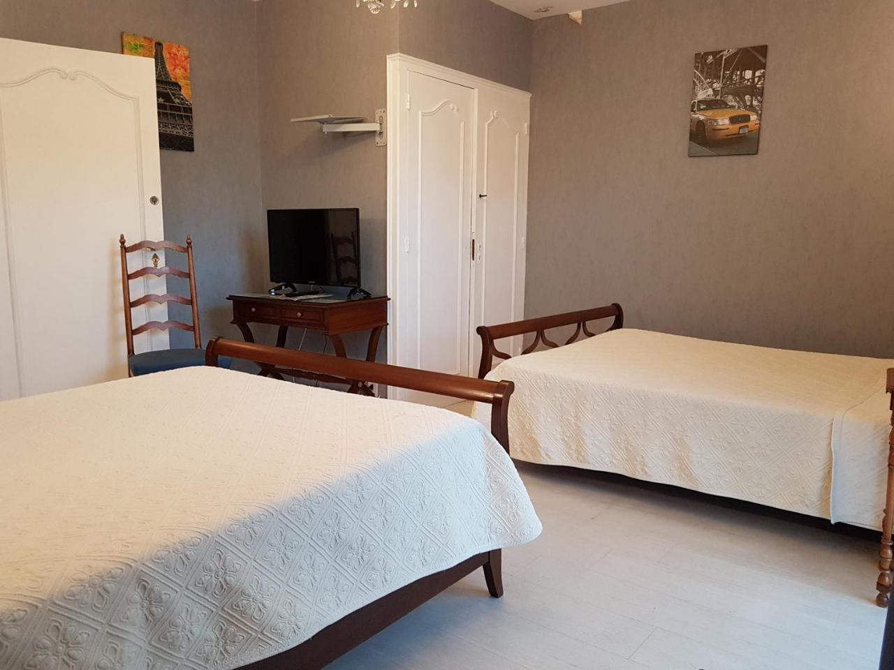 Hotel Du Commerce Chez Stephane Roumazieres ภายนอก รูปภาพ