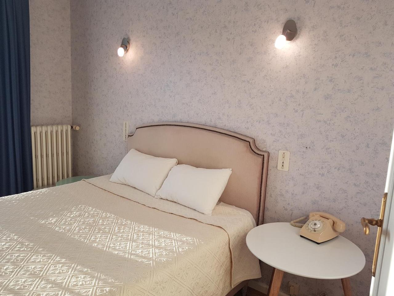 Hotel Du Commerce Chez Stephane Roumazieres ภายนอก รูปภาพ