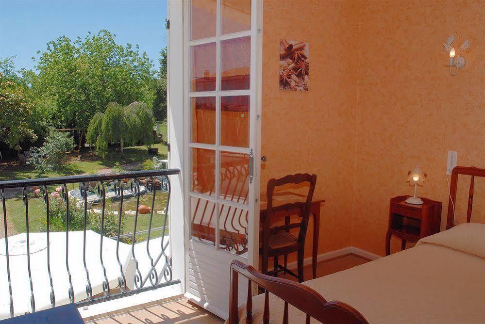 Hotel Du Commerce Chez Stephane Roumazieres ภายนอก รูปภาพ